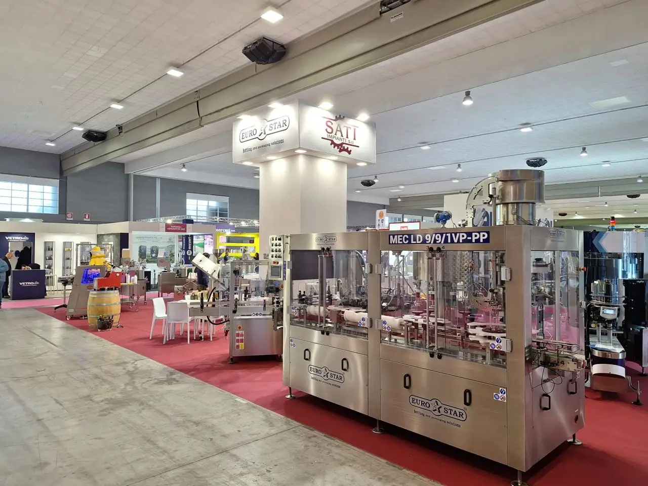 La riempitrice MEC LD 9/9/1VP-PP esposta a Enoliexpo Adriatica
